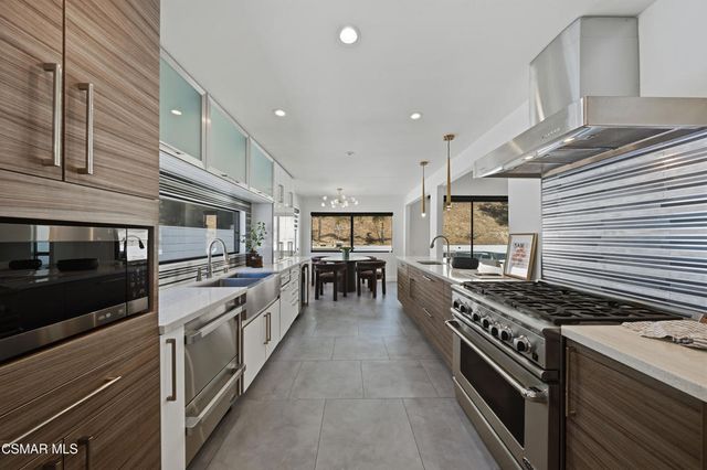 4400 Topanga Canyon Boulevard, Woodland Hills, CA 91364
