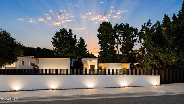 4400 Topanga Canyon Boulevard, Woodland Hills, CA 91364