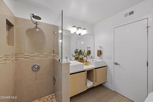 4400 Topanga Canyon Boulevard, Woodland Hills, CA 91364