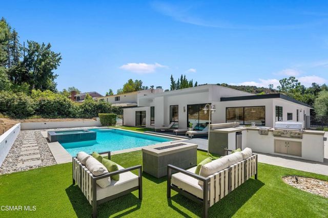 4400 Topanga Canyon Boulevard, Woodland Hills, CA 91364