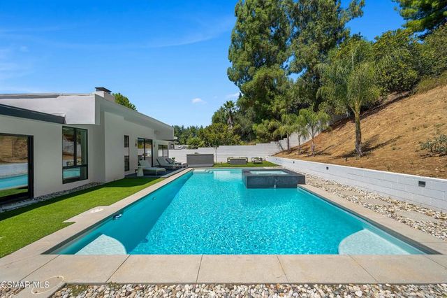4400 Topanga Canyon Boulevard, Woodland Hills, CA 91364
