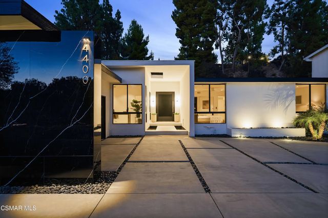 4400 Topanga Canyon Boulevard, Woodland Hills, CA 91364