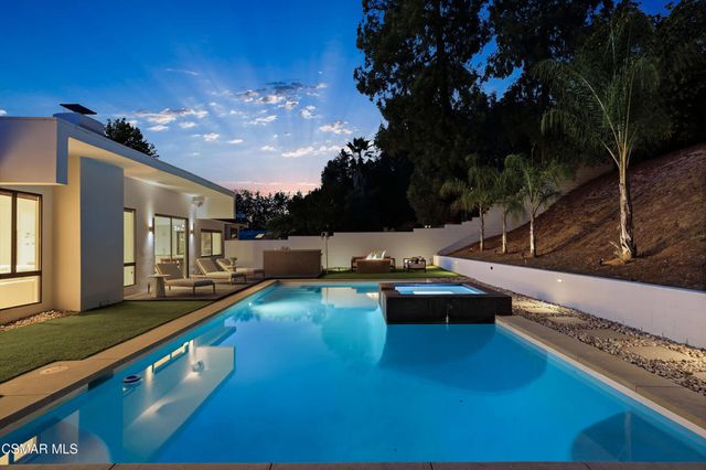 4400 Topanga Canyon Boulevard, Woodland Hills, CA 91364
