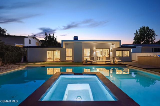 4400 Topanga Canyon Boulevard, Woodland Hills, CA 91364