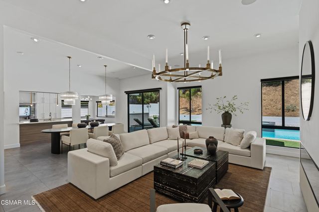 4400 Topanga Canyon Boulevard, Woodland Hills, CA 91364