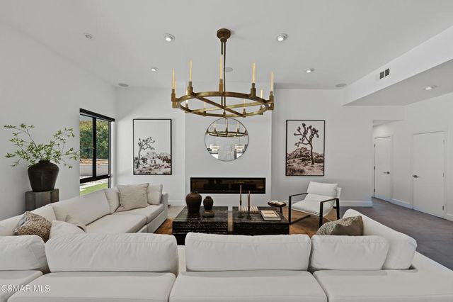 4400 Topanga Canyon Boulevard, Woodland Hills, CA 91364