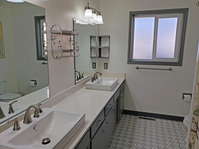 5030 Del Mar Drive, Central Point, OR 97502