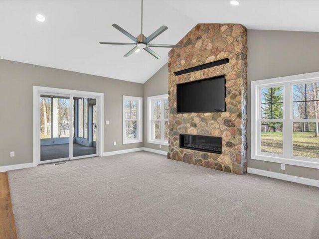 1132 Lochaven Circle, Hillsdale, MI 49242