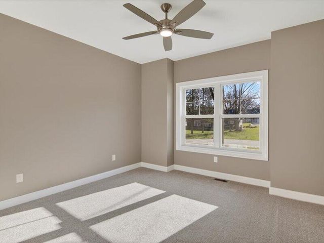 1132 Lochaven Circle, Hillsdale, MI 49242