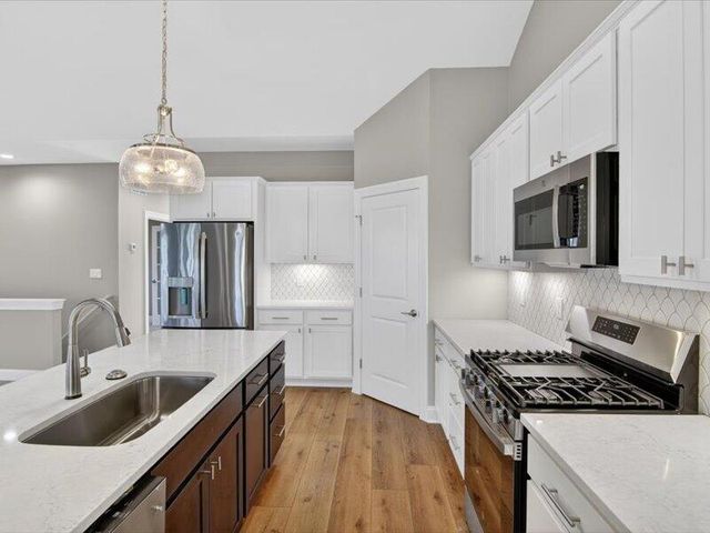 1132 Lochaven Circle, Hillsdale, MI 49242