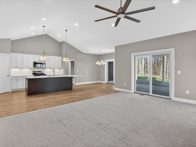 1132 Lochaven Circle, Hillsdale, MI 49242