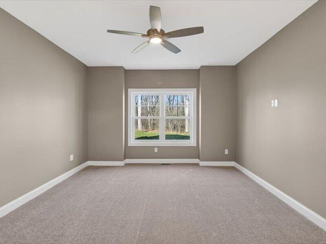 1132 Lochaven Circle, Hillsdale, MI 49242