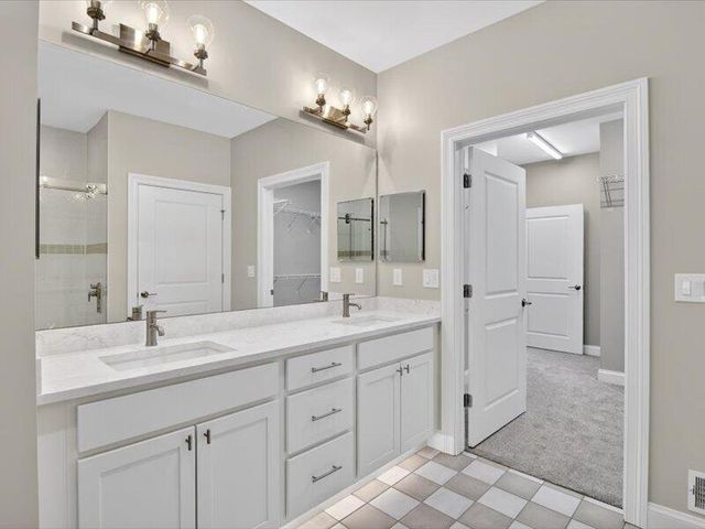 1132 Lochaven Circle, Hillsdale, MI 49242