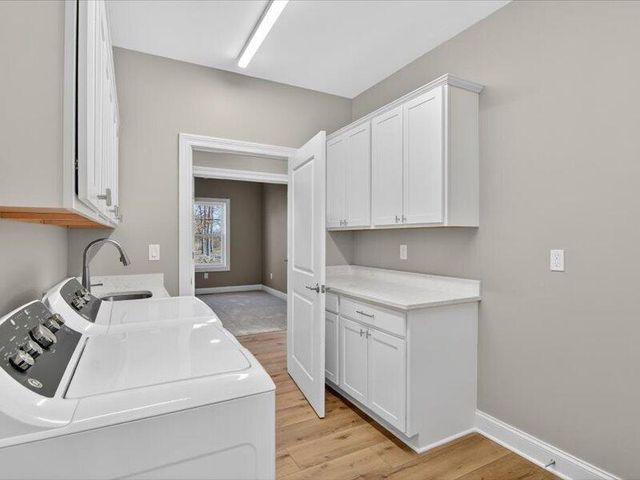 1132 Lochaven Circle, Hillsdale, MI 49242