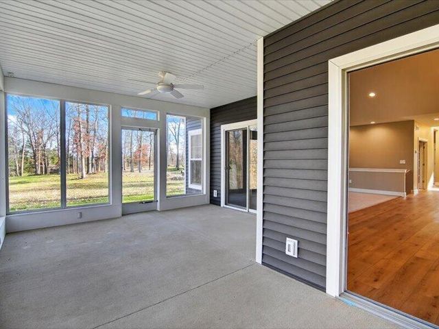 1132 Lochaven Circle, Hillsdale, MI 49242