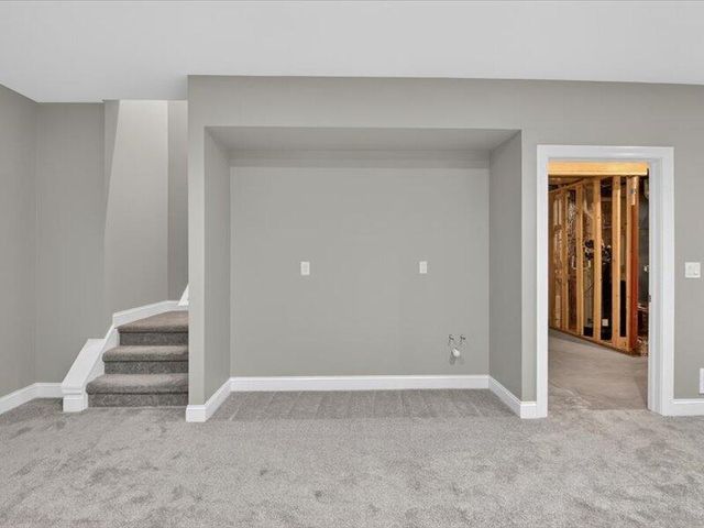 1132 Lochaven Circle, Hillsdale, MI 49242