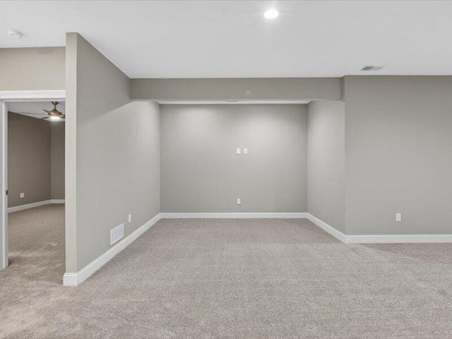 1132 Lochaven Circle, Hillsdale, MI 49242