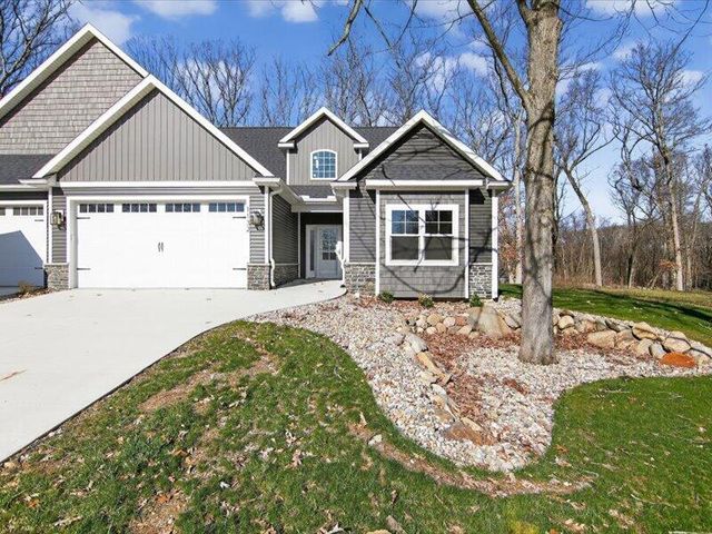 1132 Lochaven Circle, Hillsdale, MI 49242
