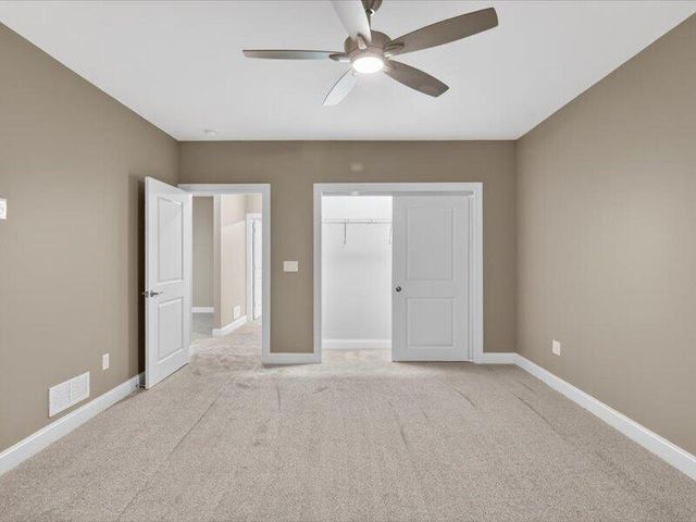 1132 Lochaven Circle, Hillsdale, MI 49242