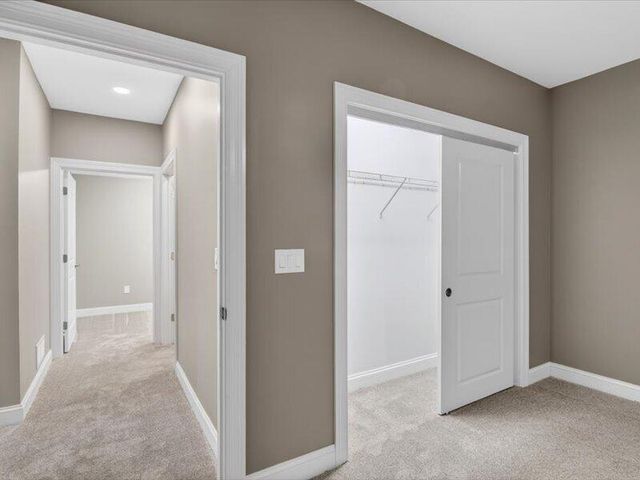 1132 Lochaven Circle, Hillsdale, MI 49242