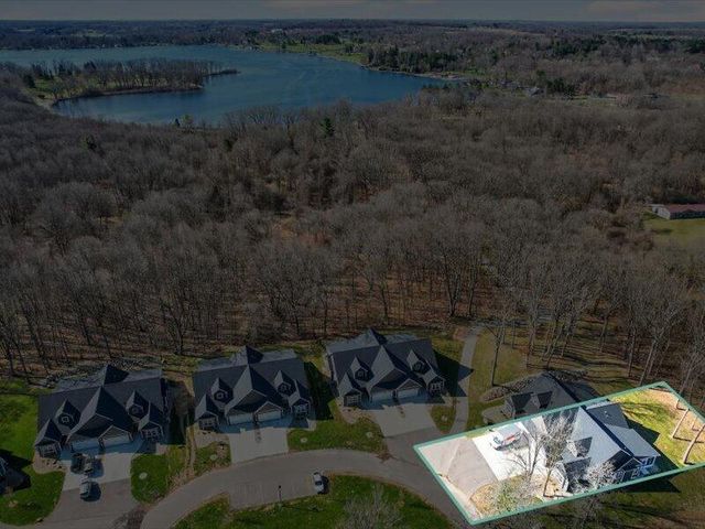 1132 Lochaven Circle, Hillsdale, MI 49242