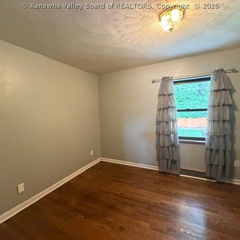 4790 Charleston Road, Poca, WV 25159