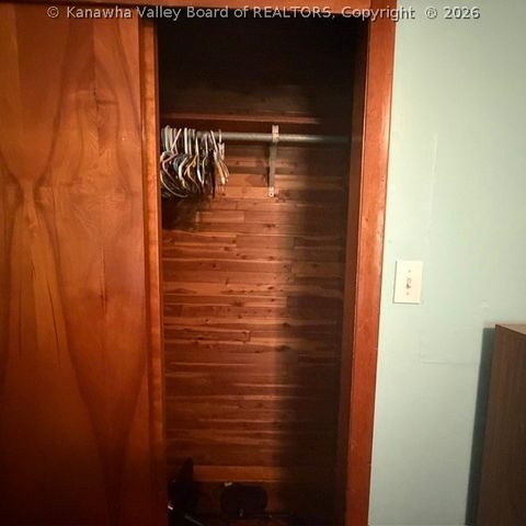 4790 Charleston Road, Poca, WV 25159