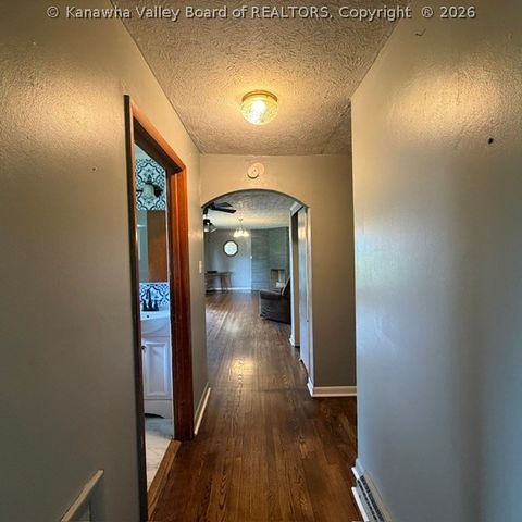 4790 Charleston Road, Poca, WV 25159