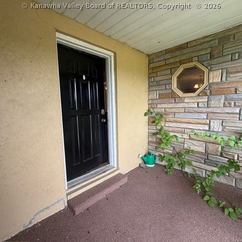 4790 Charleston Road, Poca, WV 25159