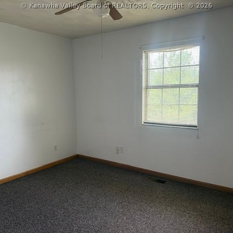 4790 Charleston Road, Poca, WV 25159