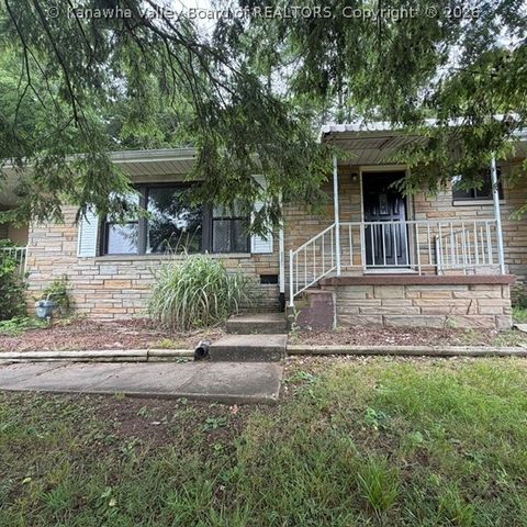 4790 Charleston Road, Poca, WV 25159