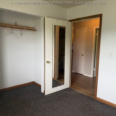 4790 Charleston Road, Poca, WV 25159
