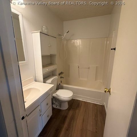 4790 Charleston Road, Poca, WV 25159