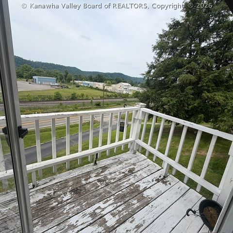 4790 Charleston Road, Poca, WV 25159