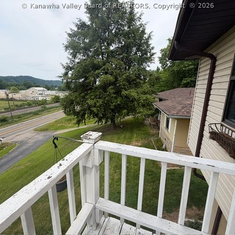 4790 Charleston Road, Poca, WV 25159