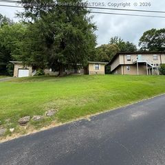 4790 Charleston Road, Poca, WV 25159