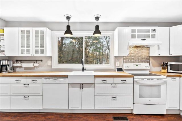 4481 Brown Avenue, Manchester, NH 03103