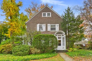 24 Muir Place, New Rochelle, NY 10801