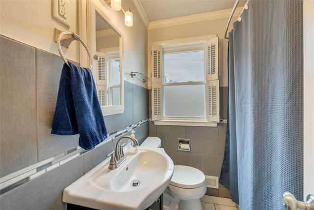 3600 52nd Street, Des Moines, IA 50310