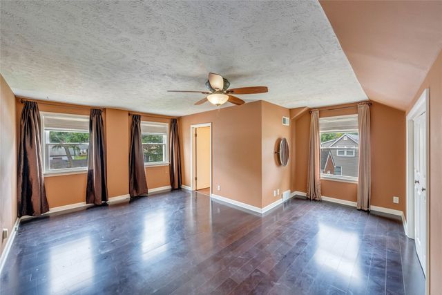 3600 52nd Street, Des Moines, IA 50310