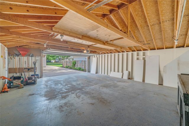 3600 52nd Street, Des Moines, IA 50310