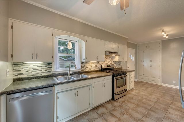 3600 52nd Street, Des Moines, IA 50310
