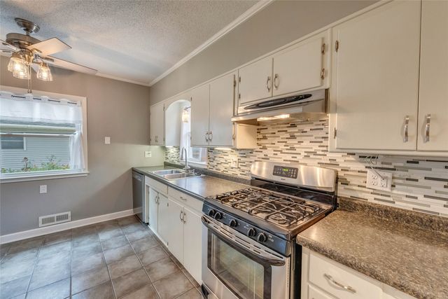 3600 52nd Street, Des Moines, IA 50310
