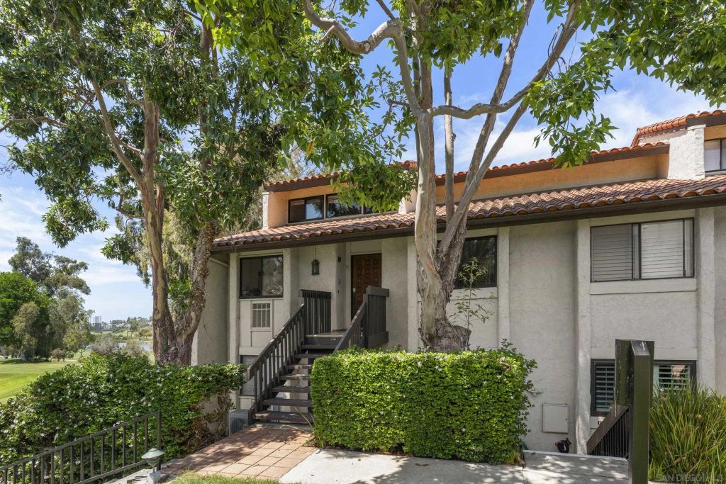 2501 Navarra 121, Carlsbad, CA 92009