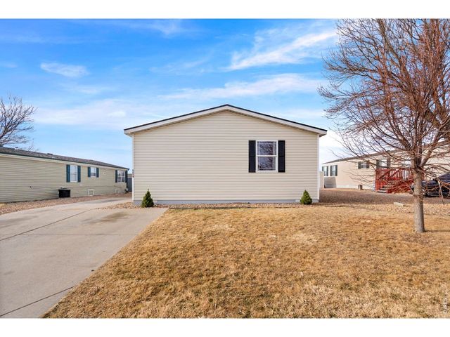 3324 Coyote Ln, Evans, CO 80620