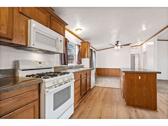 3324 Coyote Ln, Evans, CO 80620