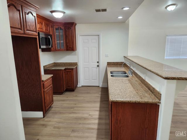 609 Dover Street, Delano, CA 93215