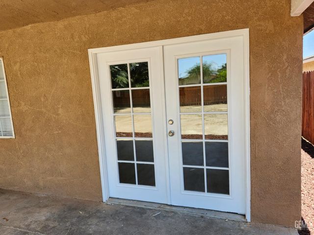 609 Dover Street, Delano, CA 93215