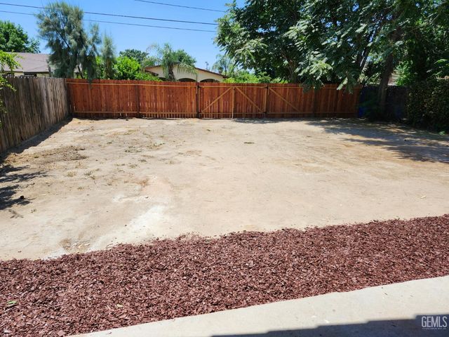 609 Dover Street, Delano, CA 93215