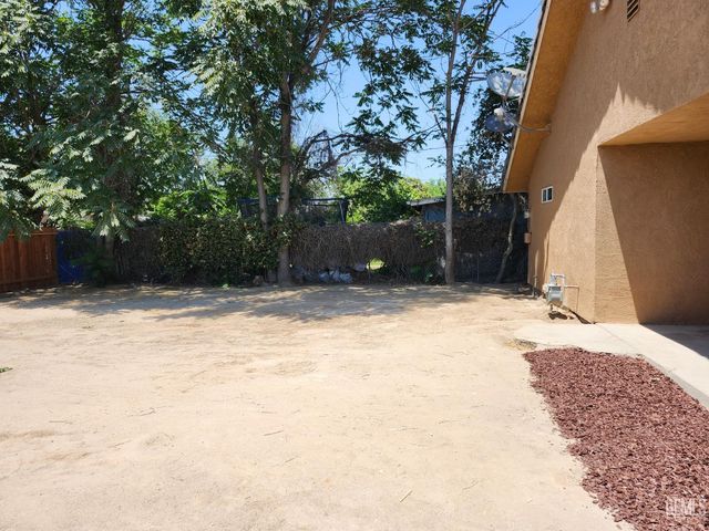 609 Dover Street, Delano, CA 93215